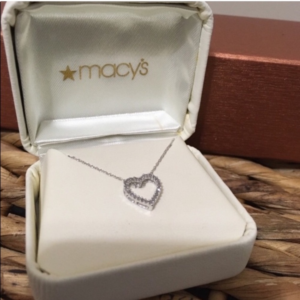 🆕 Macy’s Bridged Diamond 18” Necklace! 14K White Gold! 💥 - Picture 4 of 11